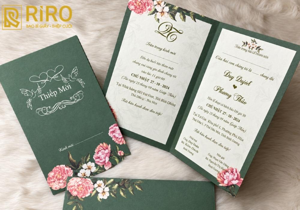 Mẫu thiệp cưới chưa in tên gấp hoặc dạng hộp